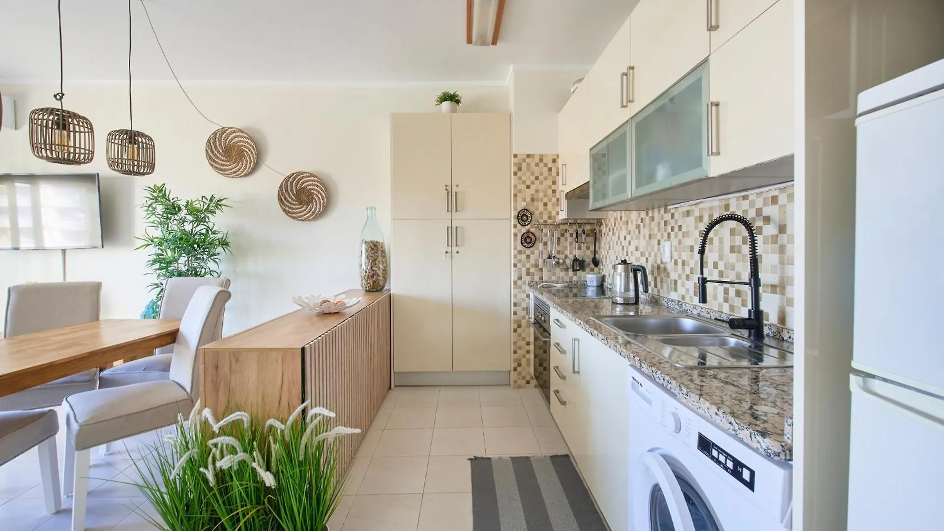 Cosy 2 Bedroom Ap Near The Praia Da Rocha Portimão 0*,  Portugal