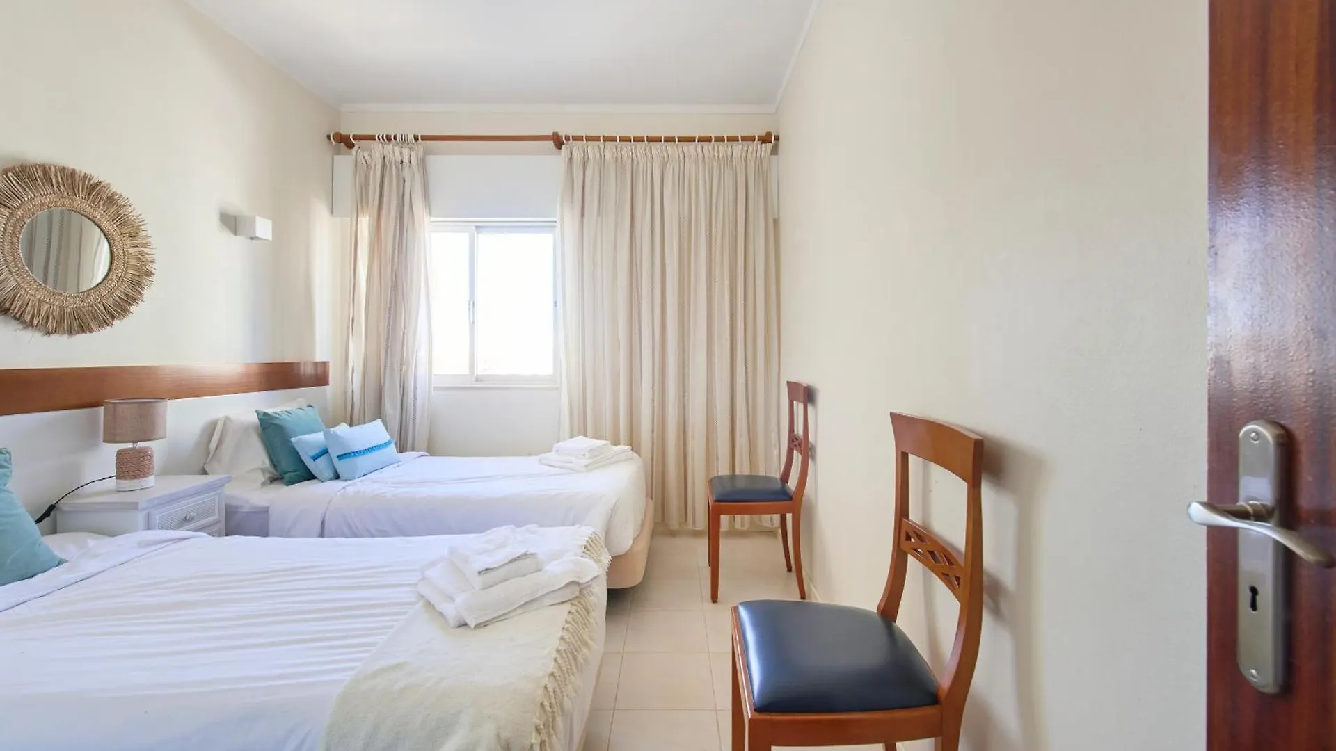 Cosy 2 Bedroom Ap Near The Praia Da Rocha Portimão 0*,